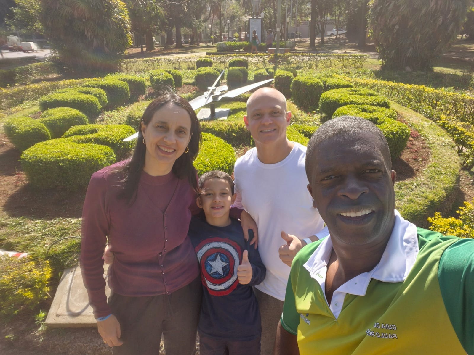 Família com Paulo Rogério no Relógio Floral