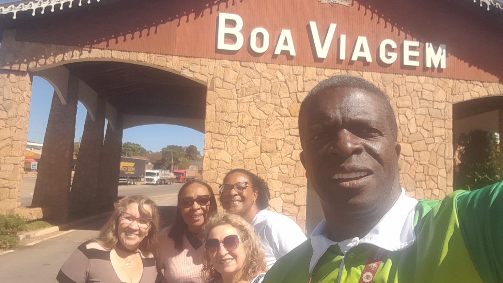 Paulo Rogério com turistas